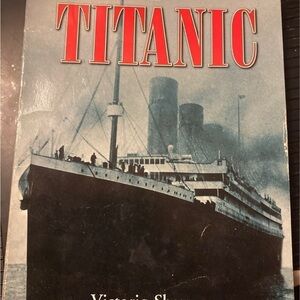 Titanic Childrens Book (Paperback) by Scholastic